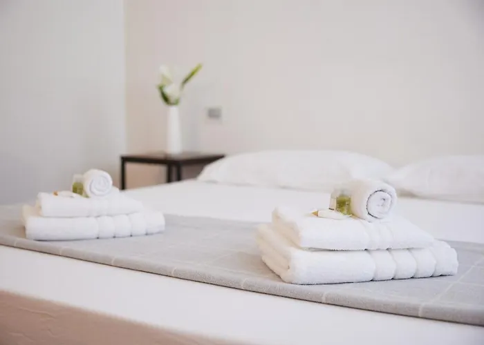 아파트 Porta Nuova Luxury 8 Minutes From The Duomo, With Ac And Wifi *