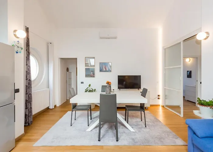 Romantic Navigli Attic Free Garage 255 X 520 Cm 밀라노