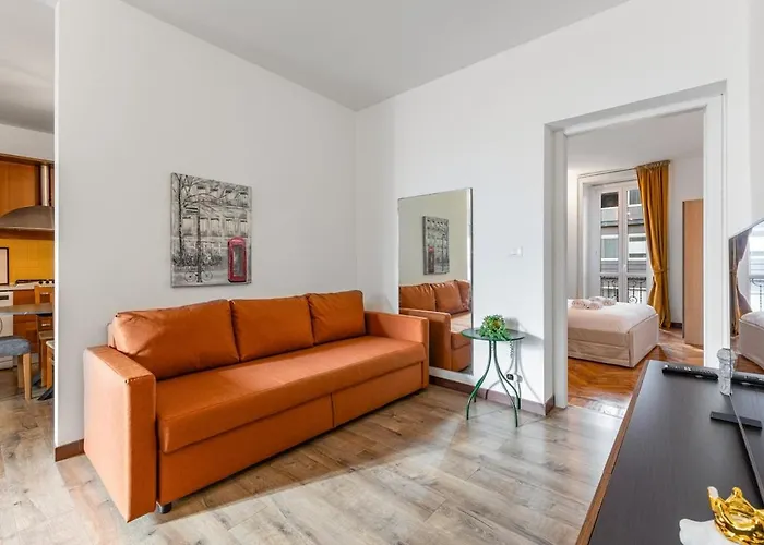 Via Torino Heart -apartment In The Heart Of