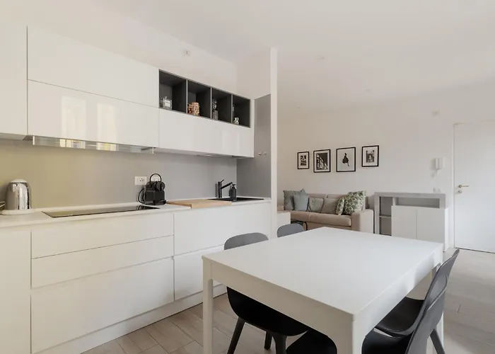Guesthost - Bright Flat Near Stazione * ميلان