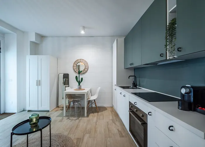 The Leaf - Arco Della Pace *