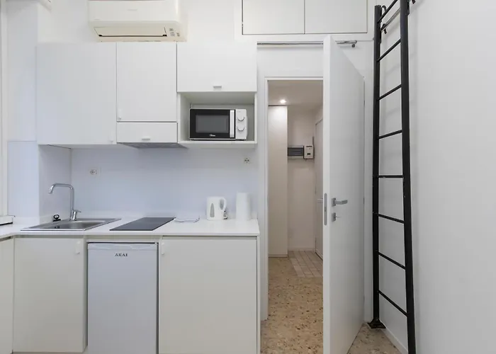 Navigli,m2 A Stone's Throw From The Subway 아파트 *