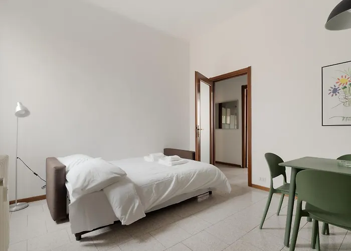 شقة Guesthost - Morazzone Bright And Cozy Design Flat ميلان