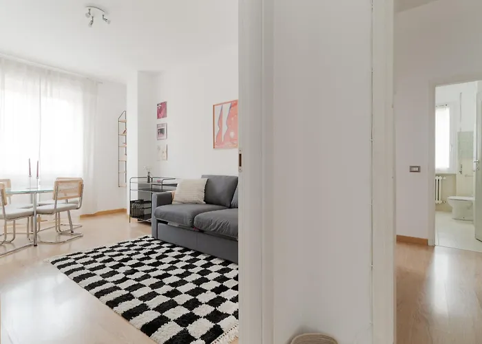 Guesthost - Cozy Flat Near Gorla M1 Apartament *