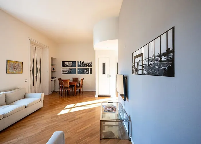 Elegant 3br 15 Min Walk To The Duomo, 2 Min To Sempione Appartement *