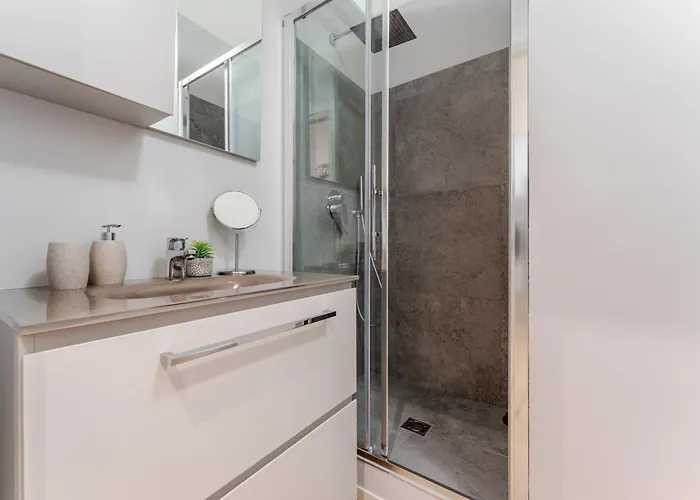 Apartment Archimede - Modern 1br Dateo M4 Milan