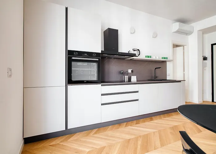 Joivy Two Stylish With Balconies In Loreto, Apartman