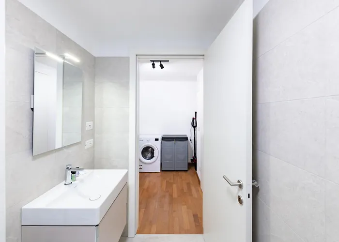 Parcheggio Gratuito - New 1bdr Con Terrazzo アパート