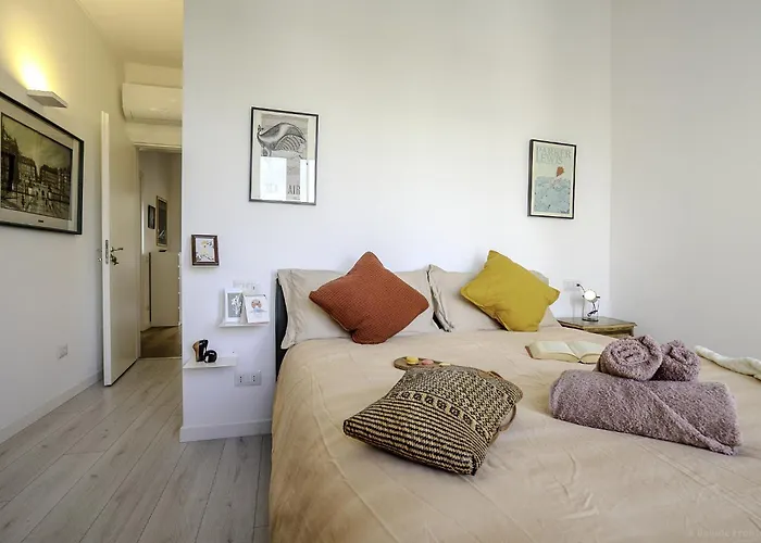 A 6 Fermate Dal Duomo, Trilocale Con 2 Bagni * Milano