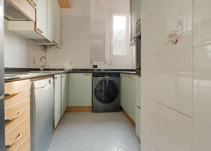 Apartment Guesthost - Cozy Near San Siro *