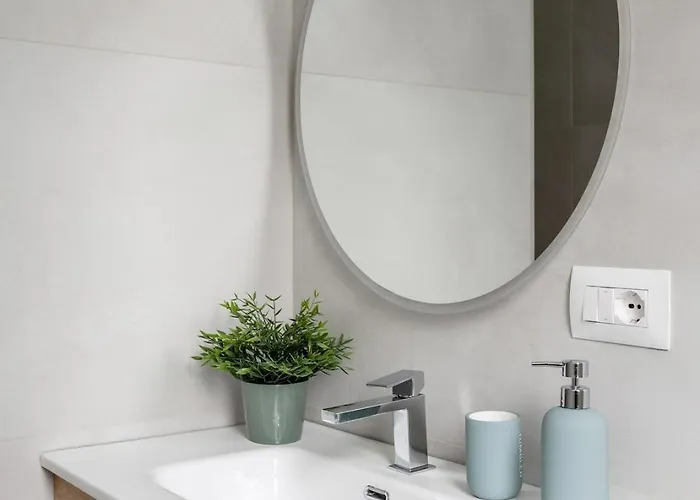 Apartament Modern In Isola-garibaldi Mediolan