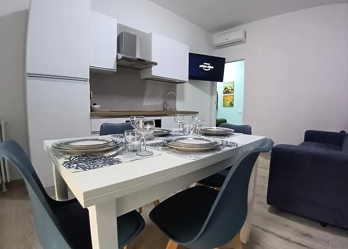 Apartament Lucania Azzurra Apartment, Elegante E Confortevole, Con Metro M3 Sotto Casa, Collegamento Diretto A Duomo Di E Stazione *