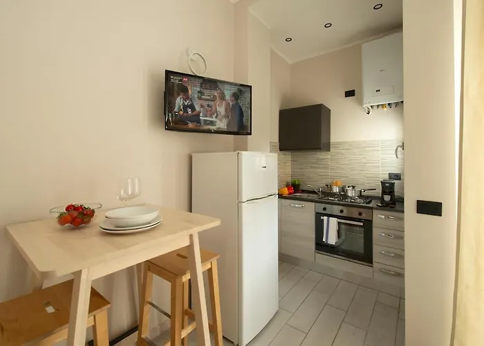 Monolocale X 2 Con Balcone E Cucina - Famagosta * Milánó