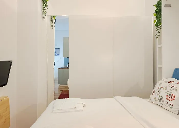 Apartament Commenda 33 *