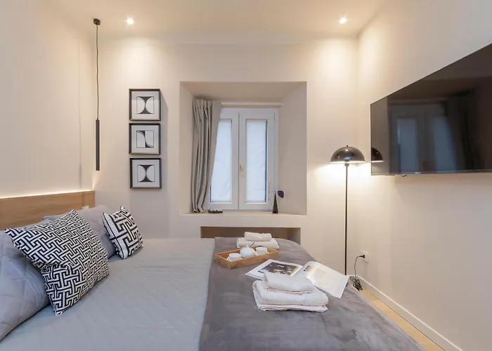 Brera Exclusive - New With Terrace, Near Parking * Milán