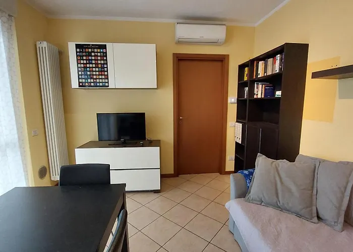 Santa Giulia Apartment *