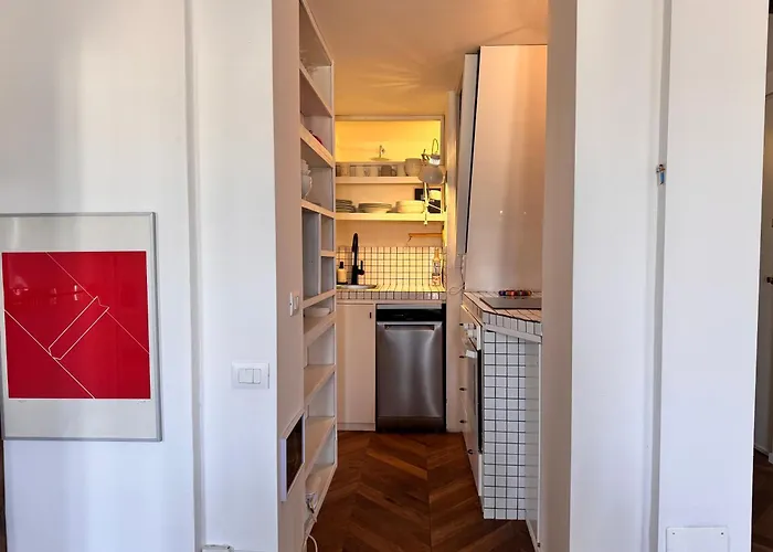 Pergolesi Nest - Authentic - Station * ميلان