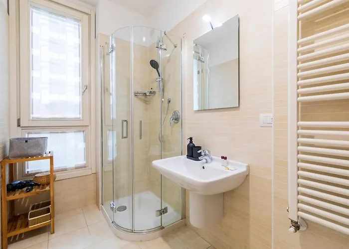 アパート Stylish Flat In Nolo District By Metro Rovereto ミラノ
