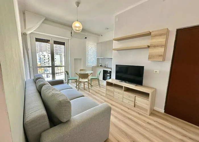 Appartement Metro M3 S&m Home, Comoda Soluzione Di Design, Con Collegamento Diretto A Duomo Di Milano, Stazione E Porta Garibaldi Milaan