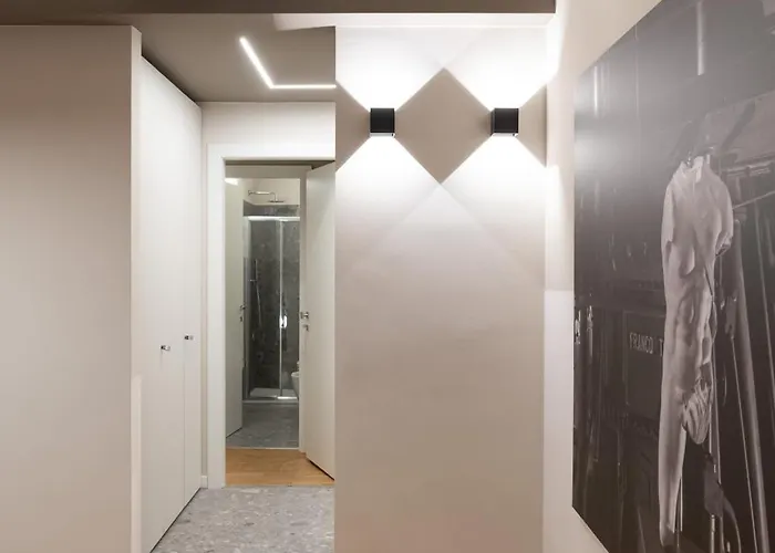 Elegance, Comfort And Charm In Moscova Milão