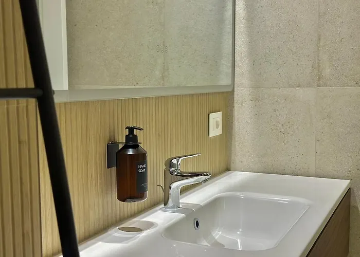 Designer Loft In Milan, Istria Subway Exit, Convenient Transportation