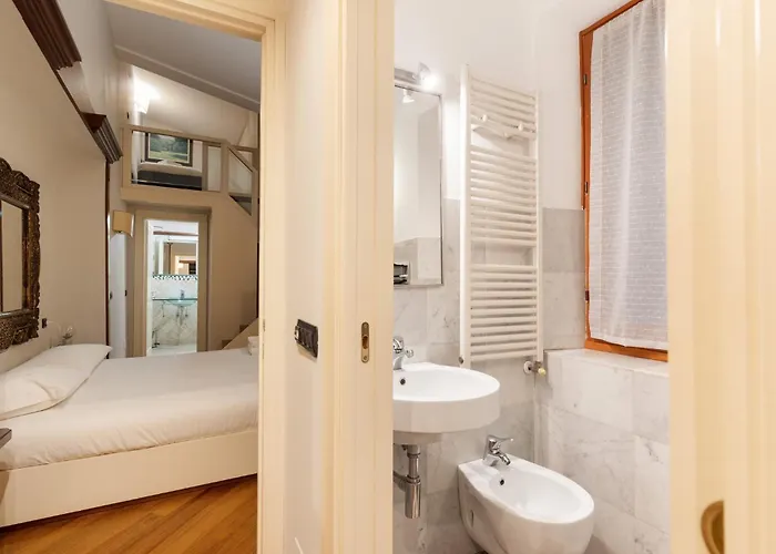 Guesthost - Comfy Flat Near Ospedale Policlinico Apartmán