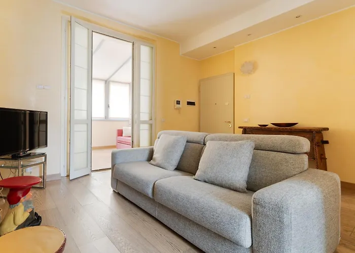 Duomo - San Babila - Elegante Trilocale Con Balcone Apartmán Milán