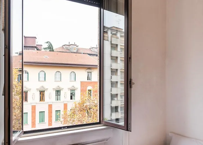 Youhosty - Lodi Rosso 121 * Μιλάνο