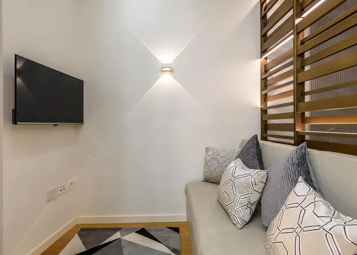 Gian Giacomo Mora, 13 Raffinato Monolocale In Centro Milan