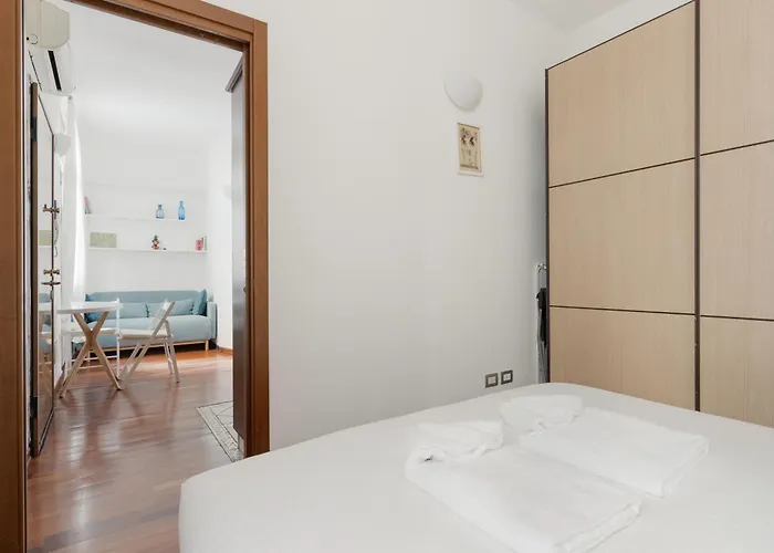 Guesthost - M5 Isola Comfy Apartamento *