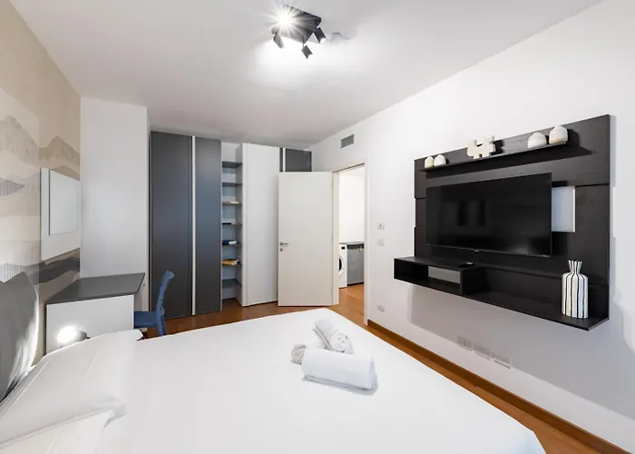 アパート Parcheggio Gratuito - New 1bdr Con Terrazzo ミラノ
