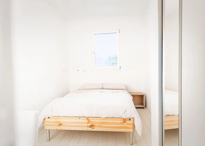 3br With Large Terrace - 800m From San Leonardo M1 Apartmán *