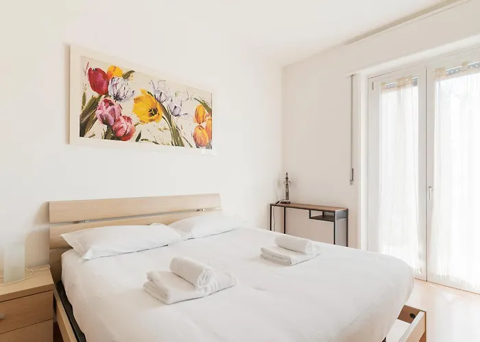 Guesthost - Bright Comfy