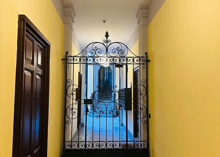 Sweet Home, Vercelli * Milánó