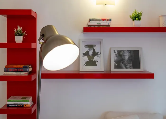 Modern One-bedroom Flat Near Corso *