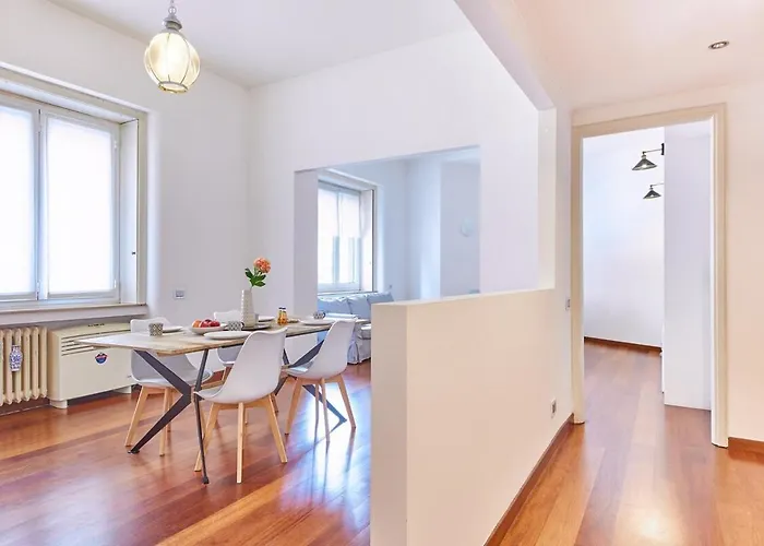 Porta Nuova Luxury 8 Minutes From The Duomo, With Ac And Wifi 아파트