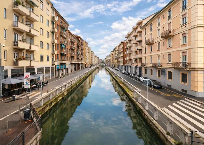 Design In Legno & Atmosfera Calda Bilocale 20m Dai Navigli Lägenhet