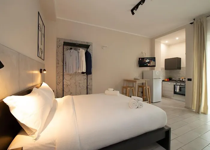 Monolocale X 2 Con Balcone E Cucina - Famagosta * Milánó