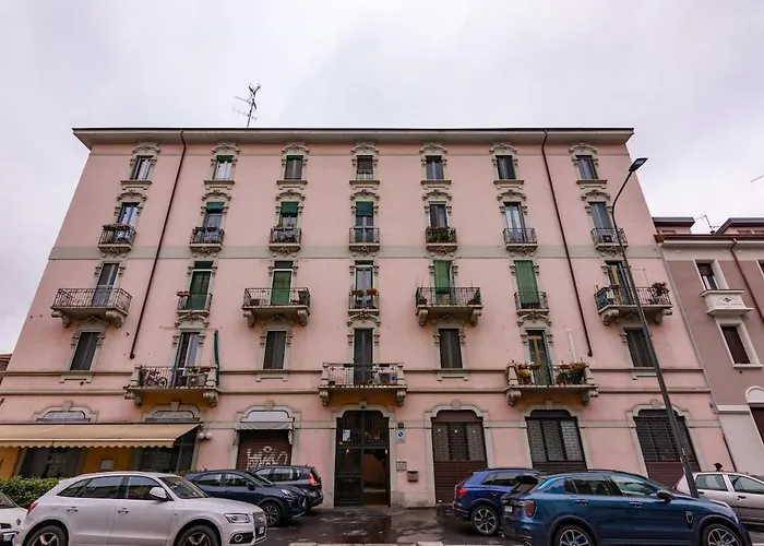 Characteristic 2 Double Bedroom *