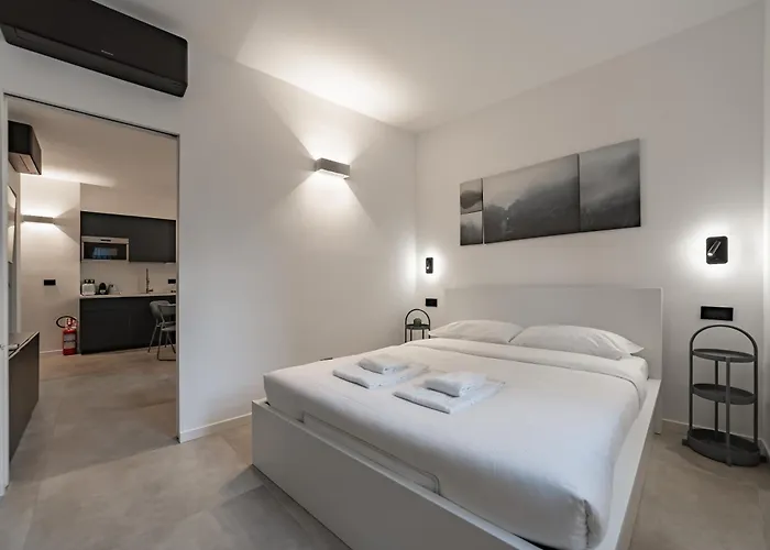 Apartman 9 Min Walk From Porta Nuova, Design And Elegance