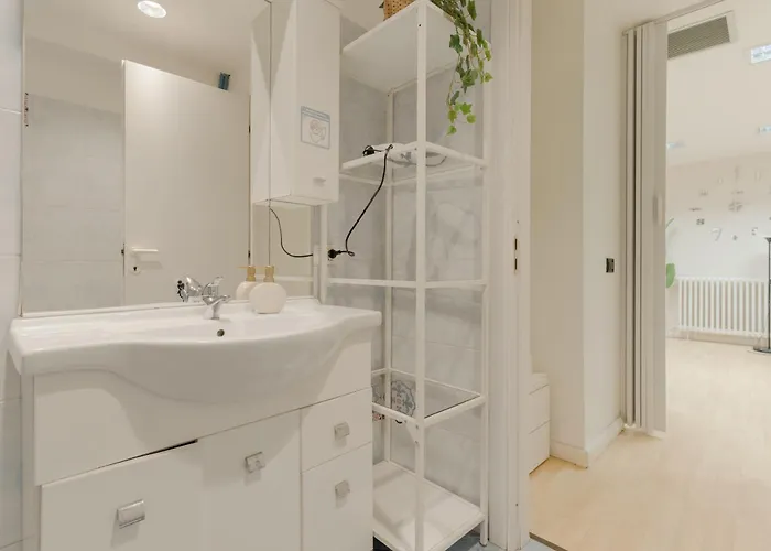 Urban Loft With Pool Table - M3 And Train Station - Duomo In 10 Min Milán
