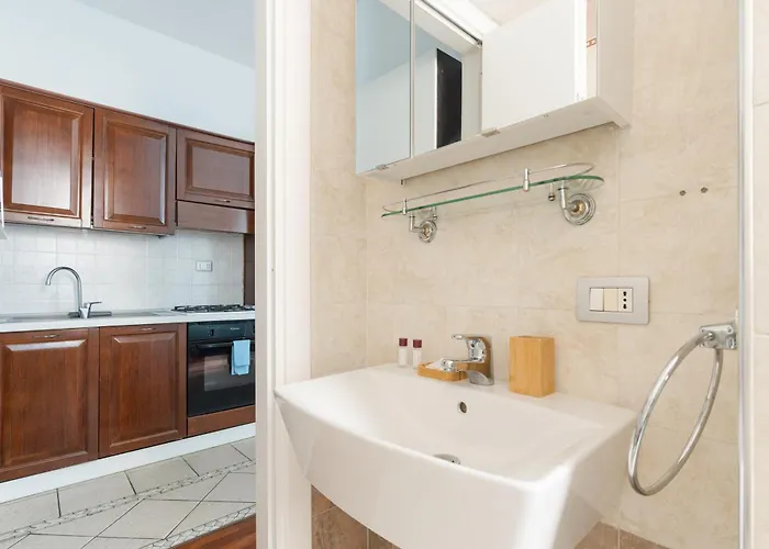 Guesthost - M5 Isola Comfy Apartamento Milán