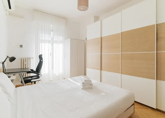 Guesthost - Stylish Flat In Navigli District ミラノ