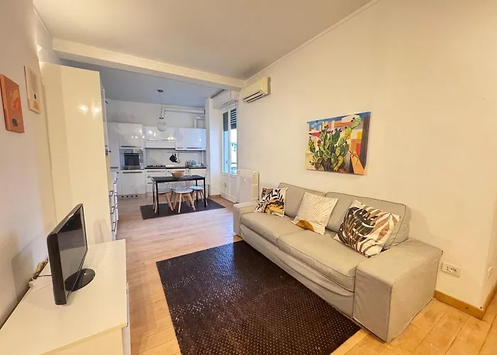 Wood Essence - Authentic Large -city Center Apartment Mailand