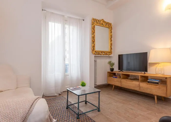 Modern One-bedroom Flat Near Corso *