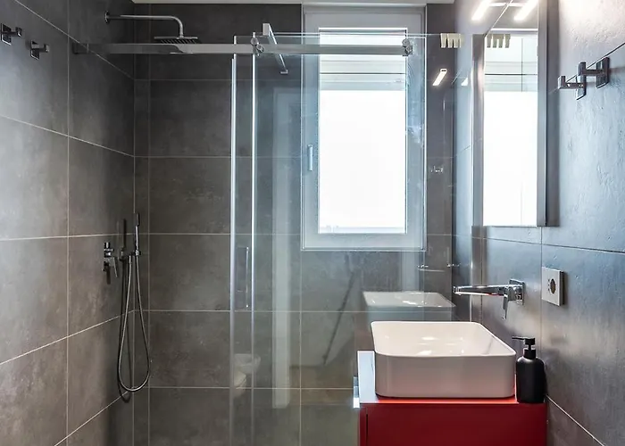 The Luxe Naviglio - 5 Min From Metro M4 Frattini 아파트 *