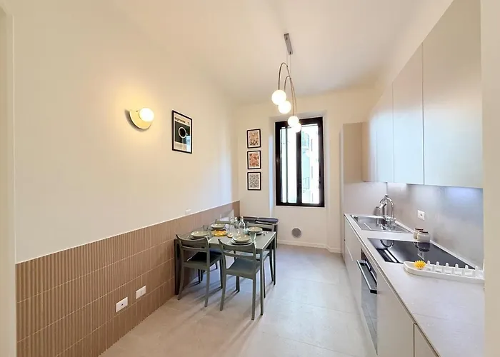 Bright And Spacious In The Heart Of Citta Studi Lejlighed Milano