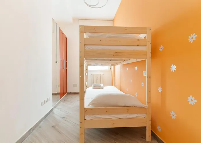 Guesthost - Lovely Flat Near Frattini M4 * Mailand