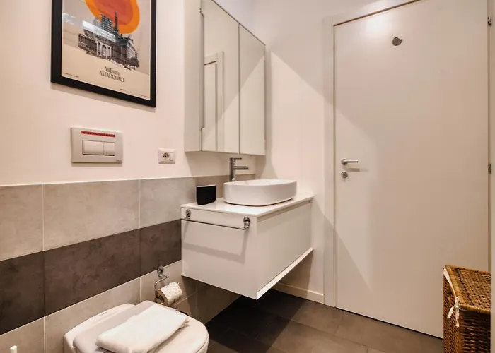 Just Urban - Design Loft 2 Bathrooms And Balcony - 9 Min M4 Duomo Milánó