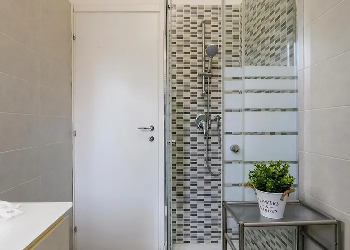 Apartmán Monte Ceneri, 71 - Modern, Comfortable And Well-connected *